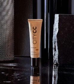 MÁDARA Anti-Pollution CC Cream SPF15 Medium Beige 40ml - Hyaluronzuur -UVA/UVB -Cosmetica Winkel 1050x1200 2