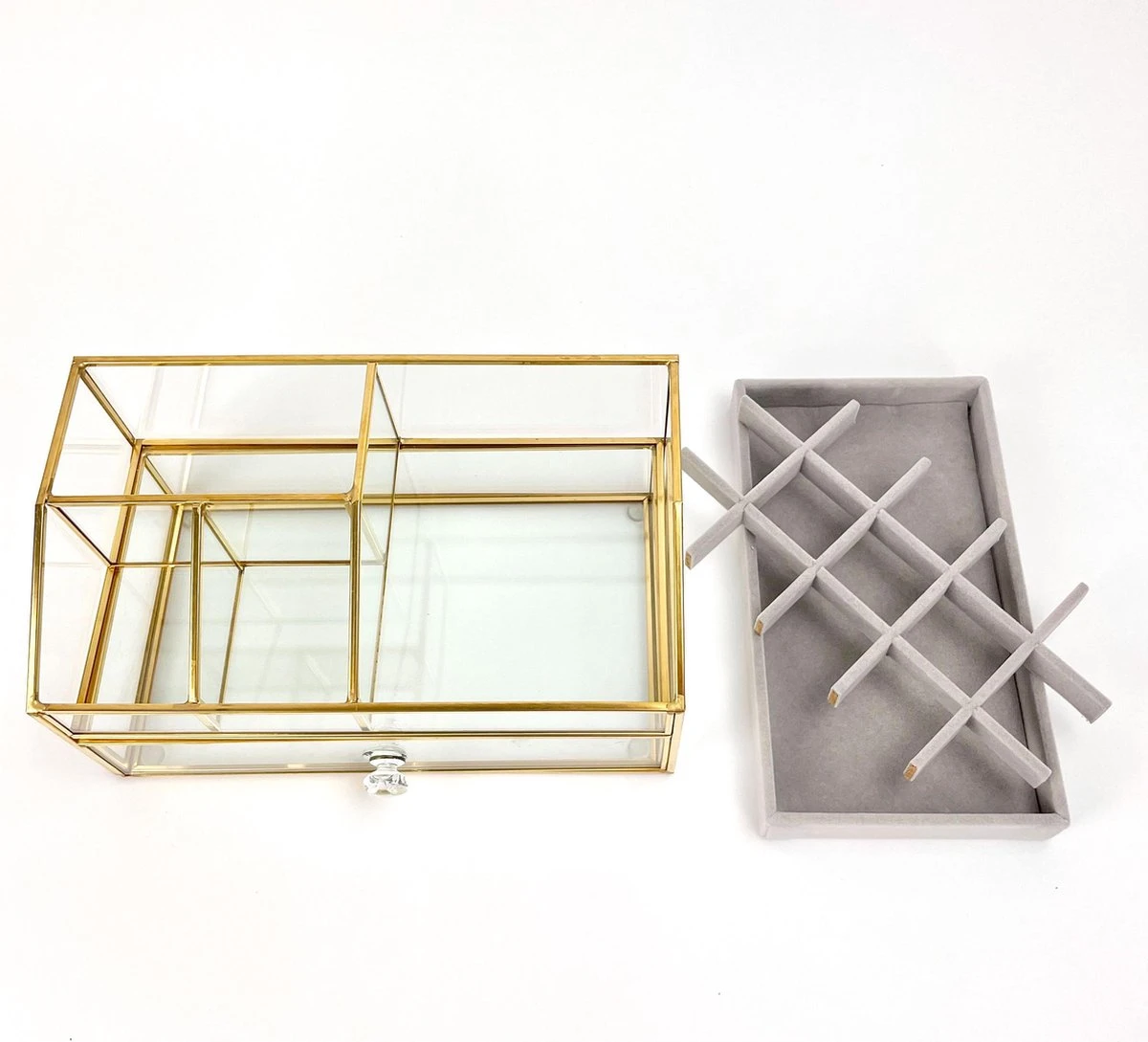 Make Up Organizer Stella | Goud| Cosmetica Organizer|sieraden Organizer | Make Up Organizer | Beautybox | Vitrine Boxje | Glazen Box |Makeup Organizer |Beauty Organizer | Makeupbox |Organizer | Storage Box |Make-uporganizer| Opbergdoos | Sieradendoos 10 Make Up Organizer Stella | Goud| Cosmetica Organizer|sieraden Organizer | Make Up Organizer | Beautybox | Vitrine Boxje | Glazen Box |Makeup Organizer |Beauty Organizer | Makeupbox |Organizer | Storage Box |Make-uporganizer| Opbergdoos | Sieradendoos - Afbeelding 8