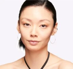 MAC Cosmetics Studio Fix Fluid Foundation - NC25 23 MAC Cosmetics Studio Fix Fluid Foundation - NC25 -Cosmetica Winkel 1200x1125 9