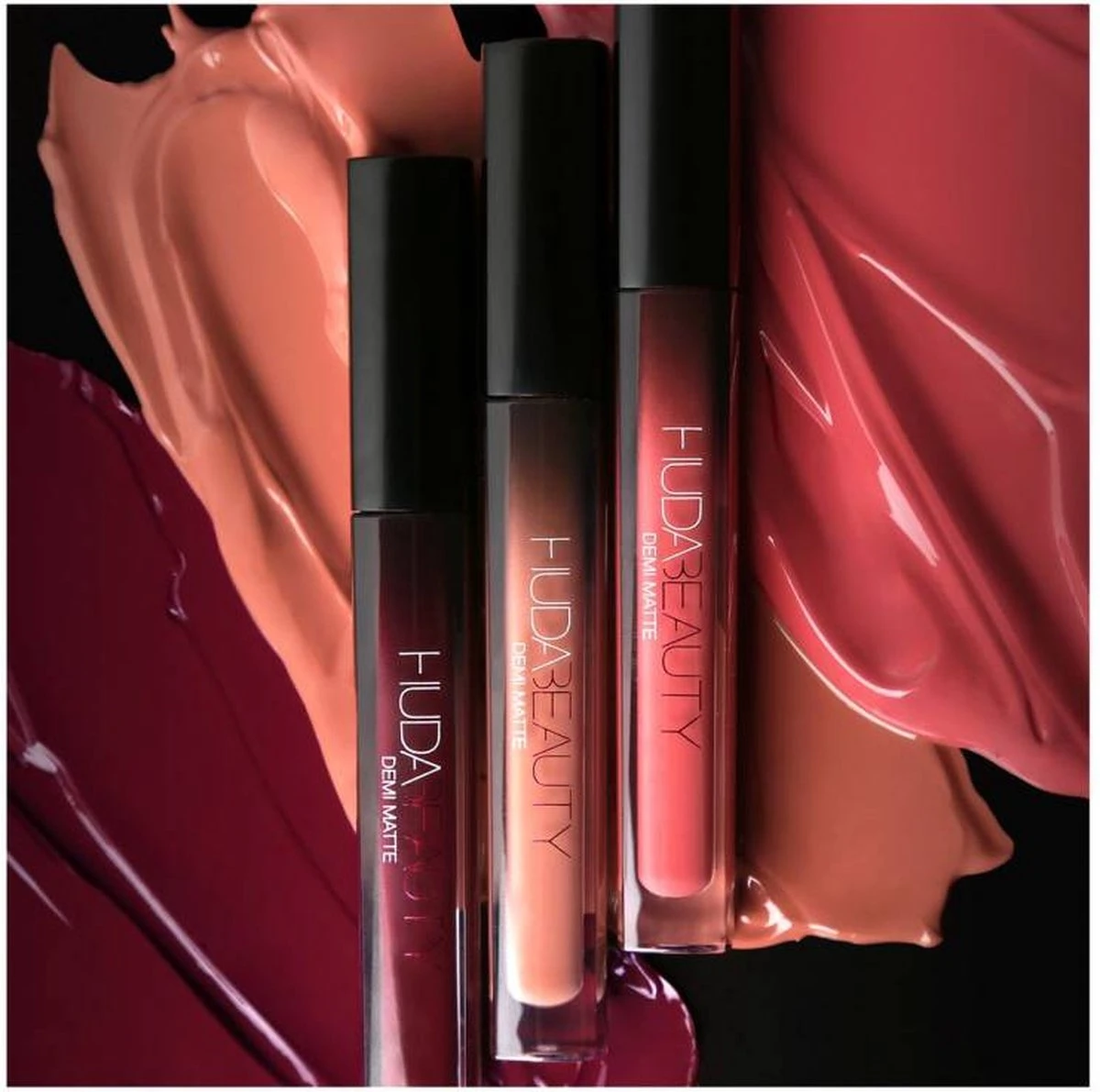 Huda Beauty Demi Matte Cream Lipstick - Révolutionnaire 6 Huda Beauty Demi Matte Cream Lipstick - Révolutionnaire - Afbeelding 4