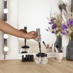 Tristar MB-2020 Make-up Kwastenreiniger – Reinigen én Drogen – Met 8 Rubberen Houders 19 Tristar MB-2020 Make-up Kwastenreiniger – Reinigen én Drogen – Met 8 Rubberen Houders -Cosmetica Winkel 1200x1200 1099