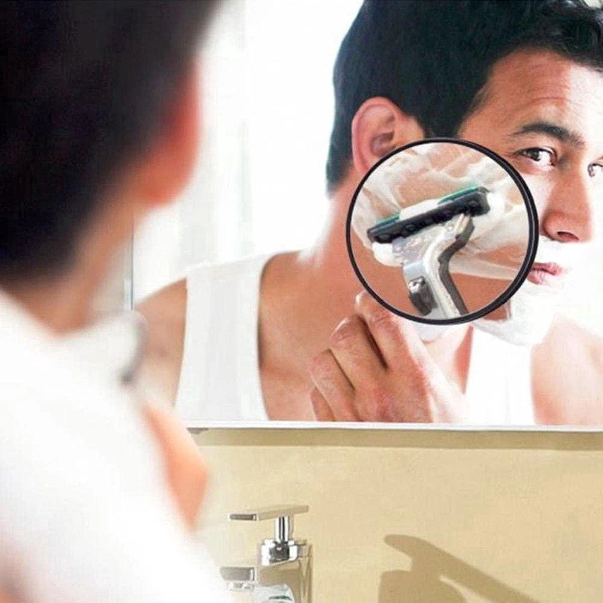 Doodadeals® Vergrootspiegel - 15x Vergroot - Toilettas Formaat - Zuignap - Make-up - Badkamer - ø 7 Cm 5 Doodadeals® Vergrootspiegel - 15x Vergroot - Toilettas Formaat - Zuignap - Make-up - Badkamer - ø 7 Cm - Afbeelding 3