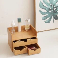 Merkloos Decopatent® Luxe Make-up Organizer Met 3 Lades - Cosmetica Organizer Make Up Met Schuiflade Bamboe Hout - Cosmeticahouder - Toren 11 Merkloos Decopatent® Luxe Make-up Organizer Met 3 Lades - Cosmetica Organizer Make Up Met Schuiflade Bamboe Hout - Cosmeticahouder - Toren -Cosmetica Winkel 1200x1200 1221