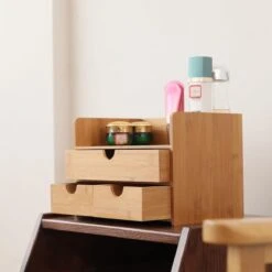 Merkloos Decopatent® Luxe Make-up Organizer Met 3 Lades - Cosmetica Organizer Make Up Met Schuiflade Bamboe Hout - Cosmeticahouder - Toren 16 Merkloos Decopatent® Luxe Make-up Organizer Met 3 Lades - Cosmetica Organizer Make Up Met Schuiflade Bamboe Hout - Cosmeticahouder - Toren -Cosmetica Winkel 1200x1200 1226