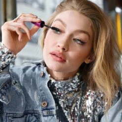 Maybelline Volum'Express Falsies - Zwart - Mascara 29 Maybelline Volum'Express Falsies - Zwart - Mascara -Cosmetica Winkel 1200x1200 213