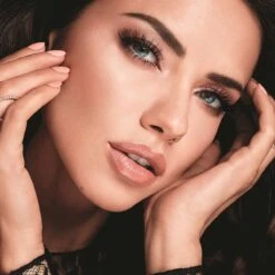 Maybelline Total Temptation Waterproof Mascara - 001 Zwart 22 Maybelline Total Temptation Waterproof Mascara - 001 Zwart -Cosmetica Winkel 1200x1200 231