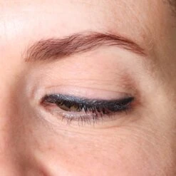 Blèzi® Automatic Eye Pencil 25 Emerald Blue - Oogpotlood Waterproof - Groen Blauw 10 Blèzi® Automatic Eye Pencil 25 Emerald Blue - Oogpotlood Waterproof - Groen Blauw -Cosmetica Winkel 1200x1200 437