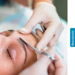 BeautyTools Wenkbrauwschaar - Wenkbrauw Trimmer - Eyebrow Scissor - Stevig Recht Snijvlak - INOX (9.5 Cm) (NS-0799) 9 BeautyTools Wenkbrauwschaar - Wenkbrauw Trimmer - Eyebrow Scissor - Stevig Recht Snijvlak - INOX (9.5 Cm) (NS-0799) -Cosmetica Winkel 1200x1200 637