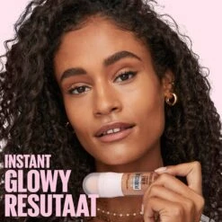 Maybelline New York - Instant Anti-Age Perfector 4-in-1 Glow - Deep - Primer, Concealer, Highlighter En BB-Cream In één - 20 Ml 16 Maybelline New York - Instant Anti-Age Perfector 4-in-1 Glow - Deep - Primer, Concealer, Highlighter En BB-Cream In één - 20 Ml -Cosmetica Winkel 1200x1200 727