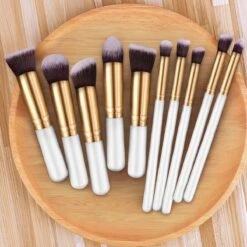 Evvie Contouring Set/ Concealer Palette Met 10-delige Kabuki Kwasten Set 16 Evvie Contouring Set/ Concealer Palette Met 10-delige Kabuki Kwasten Set -Cosmetica Winkel 1200x1200 978