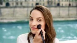 Bourjois - Delice De Poudre Bronzing Powder Browning Powder 52 16.5G 16 Bourjois - Delice De Poudre Bronzing Powder Browning Powder 52 16.5G -Cosmetica Winkel 1200x679 2