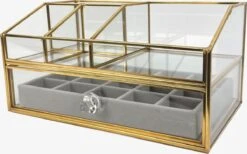 Make Up Organizer Stella | Goud| Cosmetica Organizer|sieraden Organizer | Make Up Organizer | Beautybox | Vitrine Boxje | Glazen Box |Makeup Organizer |Beauty Organizer | Makeupbox |Organizer | Storage Box |Make-uporganizer| Opbergdoos | Sieradendoos 15 Make Up Organizer Stella | Goud| Cosmetica Organizer|sieraden Organizer | Make Up Organizer | Beautybox | Vitrine Boxje | Glazen Box |Makeup Organizer |Beauty Organizer | Makeupbox |Organizer | Storage Box |Make-uporganizer| Opbergdoos | Sieradendoos -Cosmetica Winkel 1200x746 1