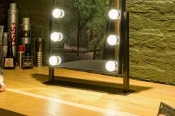 United Entertainment - Hollywood Spiegel Met 12 LEDs - 36x47,5 Cm - Zwart 14 United Entertainment - Hollywood Spiegel Met 12 LEDs - 36x47,5 Cm - Zwart -Cosmetica Winkel 1200x799 10