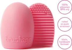 Make Up Kwasten Reiniger - Egg Roze - BrushEgg - Kwastenreiniger -Cosmetica Winkel 1200x842 1