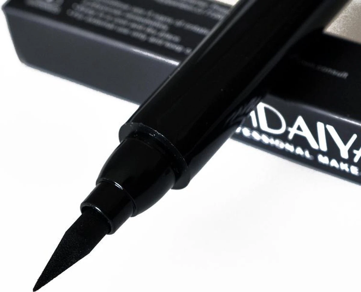 Joya Beauty® Eyeliner Met Wing Stempel | Zwarte Oog Stempel | 2 In 1 Eyeliner | Eyeliner Tool | Wing Eyeliner | Wing Stamp 10 Joya Beauty® Eyeliner Met Wing Stempel | Zwarte Oog Stempel | 2 In 1 Eyeliner | Eyeliner Tool | Wing Eyeliner | Wing Stamp - Afbeelding 8