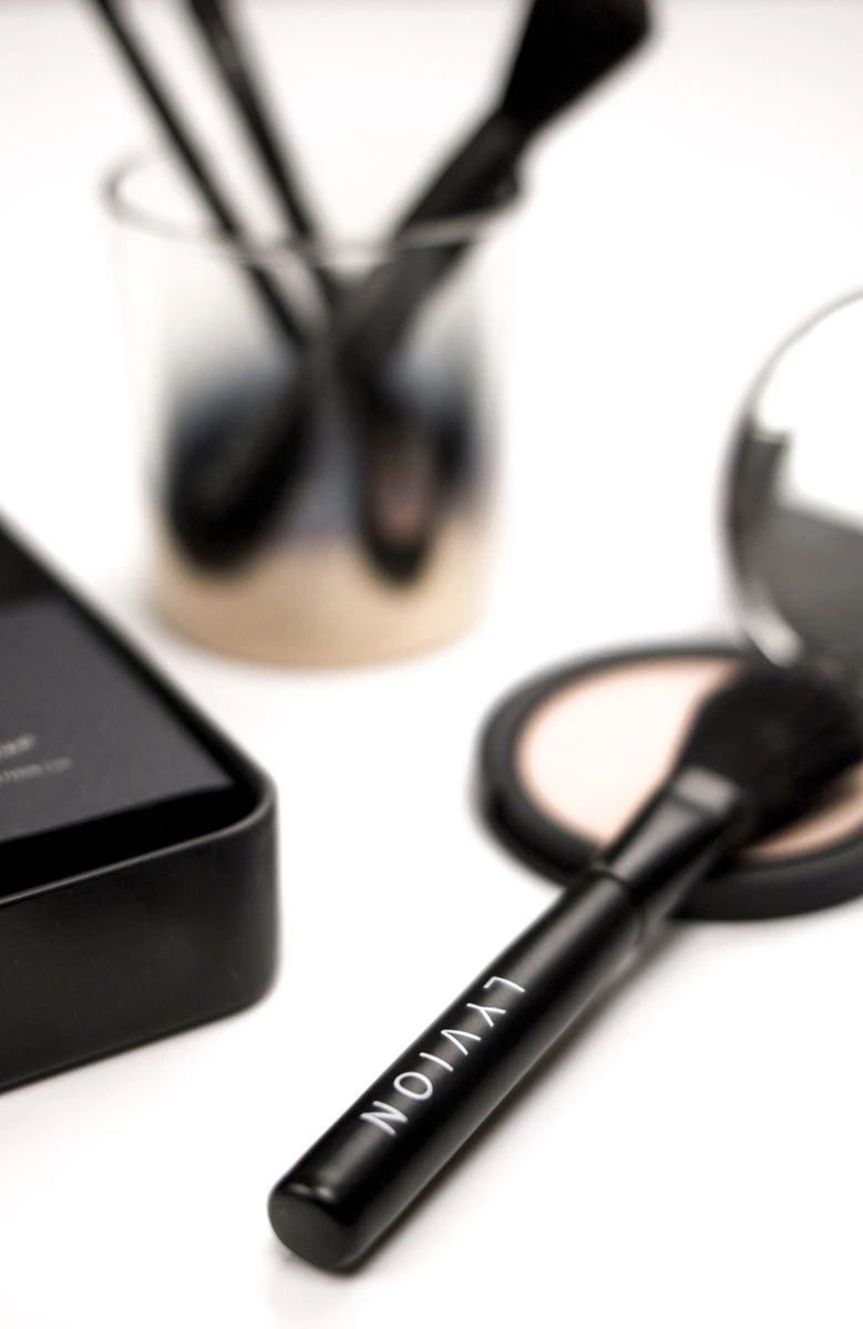 LYVION Professionele Make Up Kwasten Set - 7 Delig / Make Up / Make Up Koffer / Make Up Set / Make Up Kwasten / Make Up Kwasten Set 11 LYVION Professionele Make Up Kwasten Set - 7 Delig / Make Up / Make Up Koffer / Make Up Set / Make Up Kwasten / Make Up Kwasten Set - Afbeelding 9