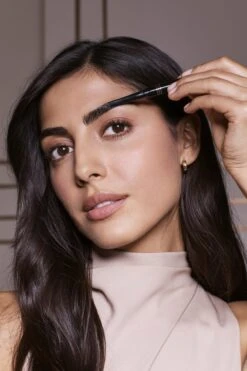 Max Factor Real Brow Fill & Shape Wenkbrauwpotlood - 02 Soft Brown -Cosmetica Winkel 799x1200 1