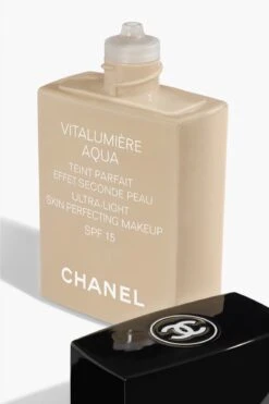 Chanel Vitalumiere Aqua Foundation - 30 Beige - SPF15 - 30 Ml -Cosmetica Winkel 800x1200 12