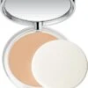 Clinique Almost Powder SPF 15 - Light - Make-uppoeder 2 Clinique Almost Powder SPF 15 - Light - Make-uppoeder -Cosmetica Winkel 861x1200 1