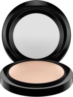 MAC Cosmetics Mineralize Skinfinish Natural - Medium - Gezichtspoeder 16 MAC Cosmetics Mineralize Skinfinish Natural - Medium - Gezichtspoeder -Cosmetica Winkel 897x1200 6