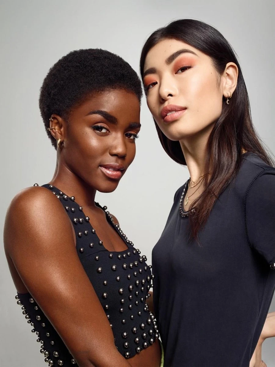 Rimmel London Lasting Finish Extreme Lippenstift - Buzz'n 130 6 Rimmel London Lasting Finish Extreme Lippenstift - Buzz'n 130 - Afbeelding 4