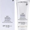 Lancôme UV Expert GN-Shield Protection Active Extrême SPF 50 PA +++ - 30 Ml - Gezichtscrème 2 Lancôme UV Expert GN-Shield Protection Active Extrême SPF 50 PA +++ - 30 Ml - Gezichtscrème -Cosmetica Winkel 927x1200